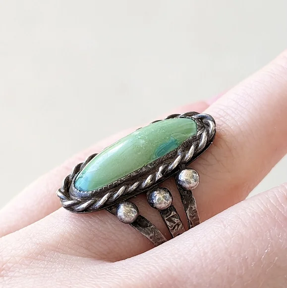 Vintage sterling silver 925 oval green stone rope ring southwest native - Picture 2 of 8